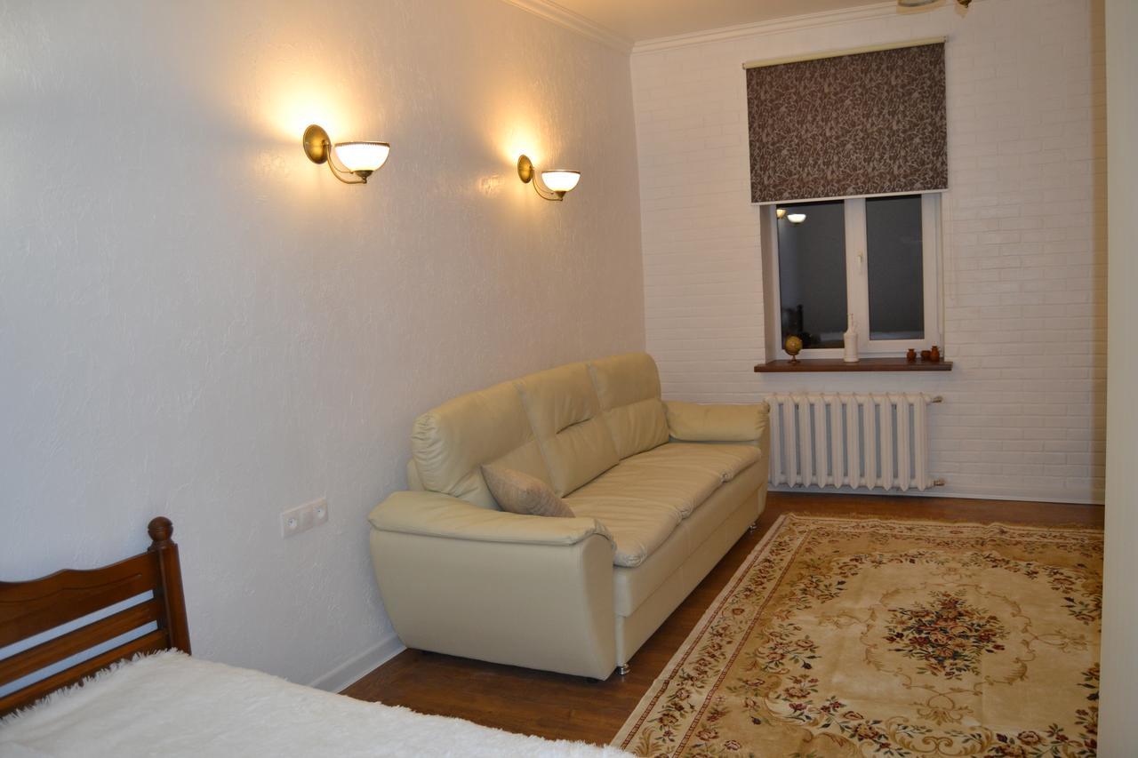 Vladimirskie Apartamenty In Center Of Brest Exteriör bild